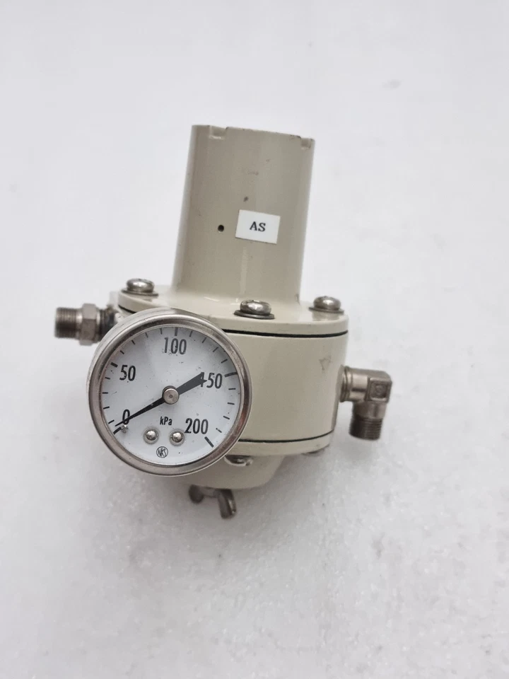 YAMATAKE KZ03-1A AIR REGULATOR IN. MAX. 970kPa OUT. 140kPa Made In Japan